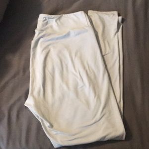 Light Grey Lularoe TC Leggings!